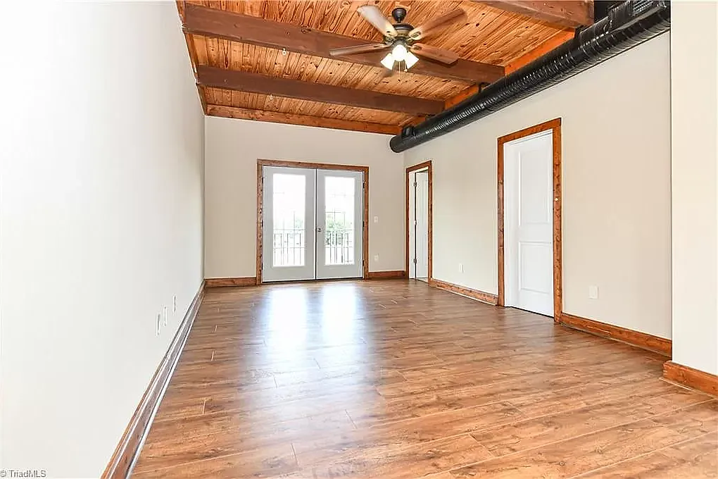 445 McAdoo Ave — Photo 3