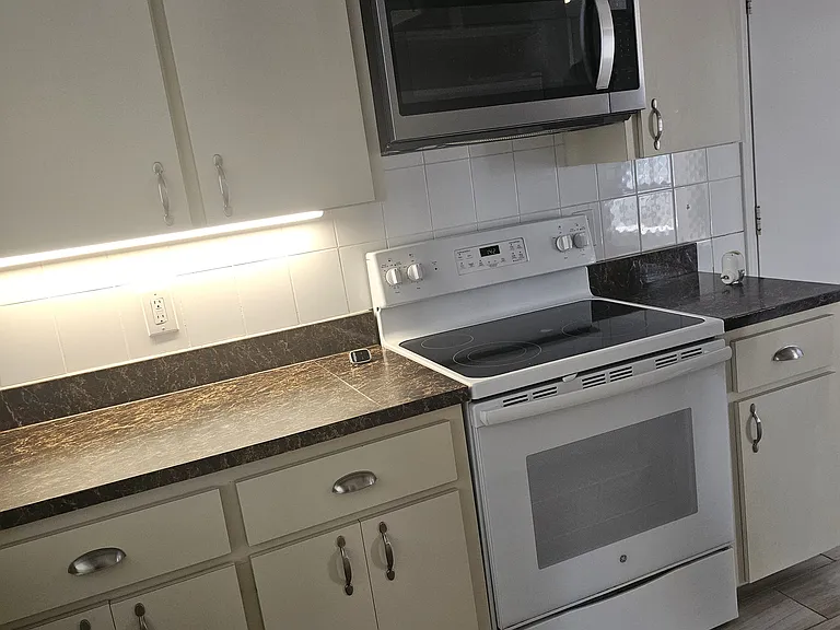6391 Gateway Ave — Photo 6