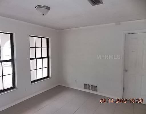 3rd image of 1117 Pilgrim Ave