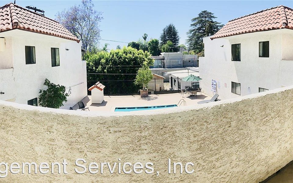 1st image of 5637 Hazeltine Ave #119