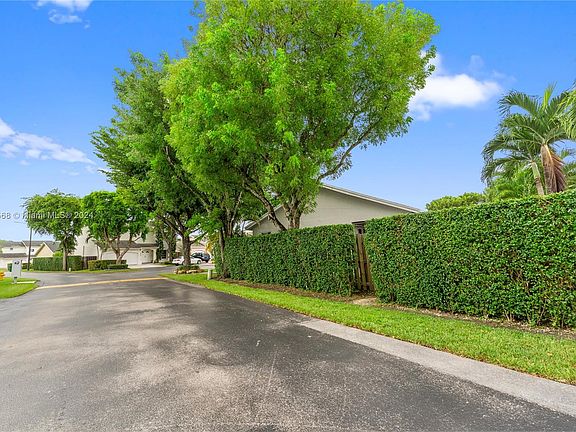 5th image of 9870 NW 51st Ln