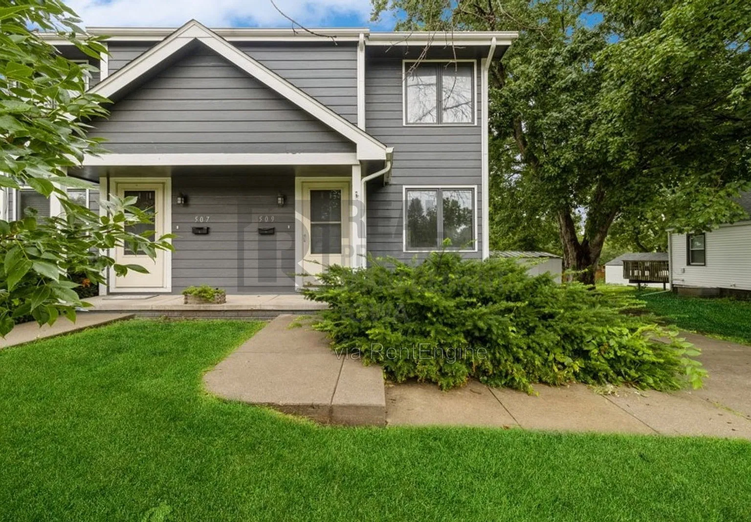 2 bed, 1.5 bath, 990 sqft, $1,295 — Photo 2