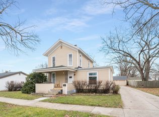 711 Maple St, Three Rivers, MI 49093