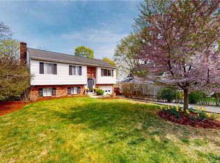 84 Ridgewood Ave, Stamford, CT 06907