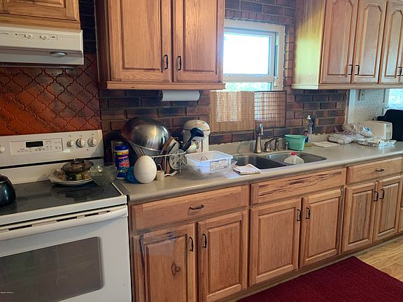 5th image of 142 Lynnwayne Circle