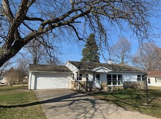 665 E Maple St, Bremen, IN 46506