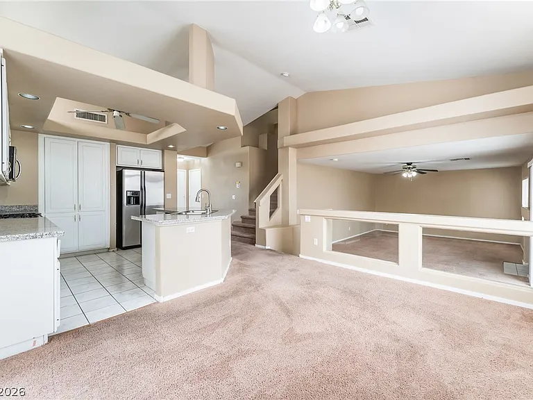 8725 Autumn Valley Ave — Photo 5