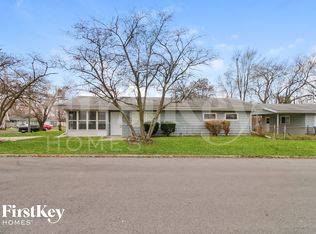 1054 Kenmore Ave, Aurora, IL 60505