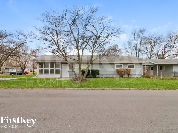 1054 Kenmore Ave, Aurora, IL 60505