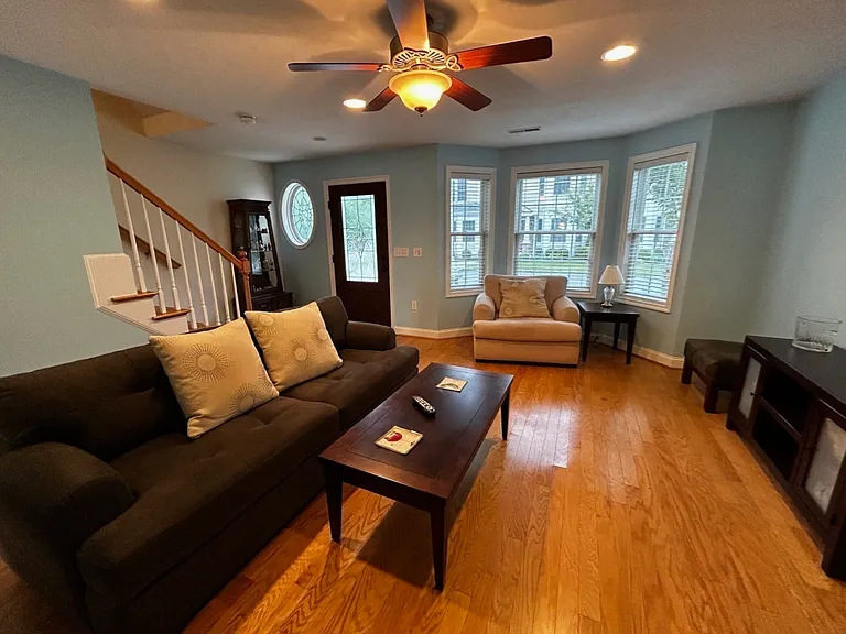 46 Yorkshire Dr — Photo 3