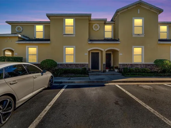 1929 Greenwood Valley Dr, Plant City, FL 33563