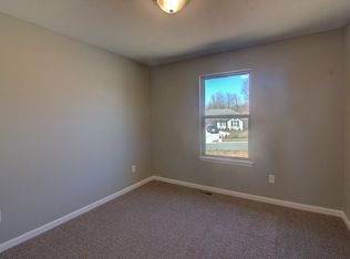 1012 E Lakota St, Nixa, MO 65714