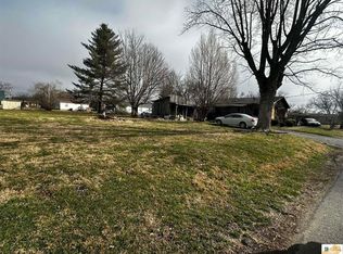 110 & 112 W Barbee St, Columbia, KY 42728