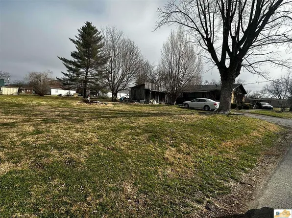 110 & 112 W Barbee St, Columbia, KY 42728