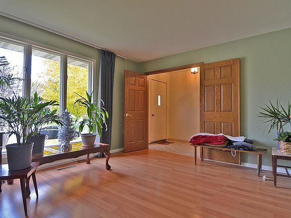 5th image of 930 Knottingham Dr