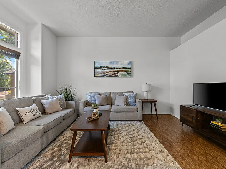 1528 E Falconrim Ct — Photo 11
