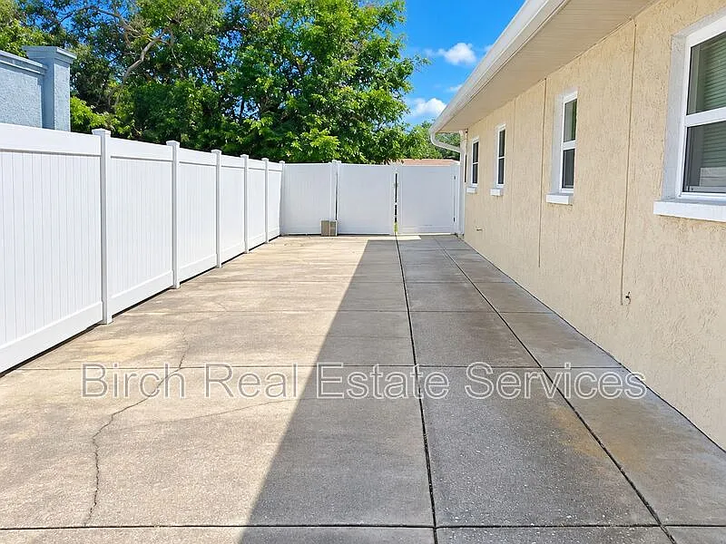 2 bed, 1.0 bath, 760 sqft, $1,395 — Photo 3