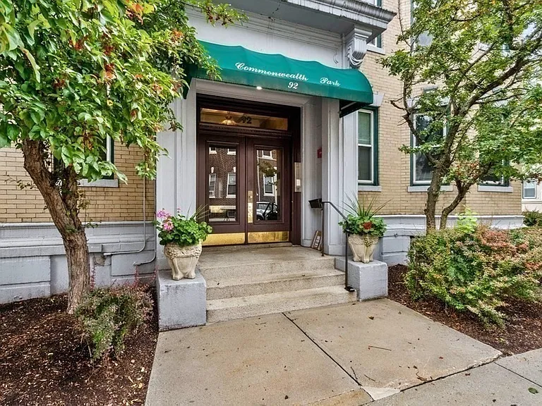 92 Gordon St #301 — Photo 9