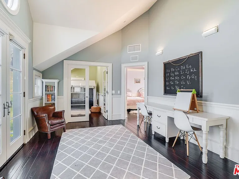 6277 Sea Star Dr — Photo 32