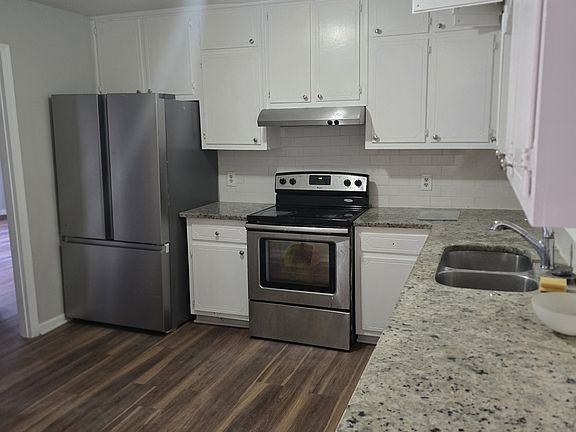 4th image of 2980 Creekview Ct NE