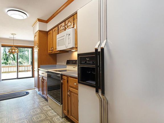 4th image of 29260 Pike St
