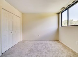 10720 West Dr APT 303, Fairfax, VA 22030