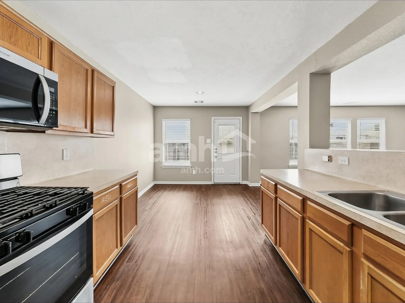 3 bed, 2.0 bath, 1665 sqft, $1,850 — Photo 4