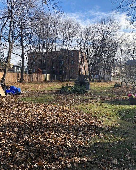 2nd image of 16 Foster Ct