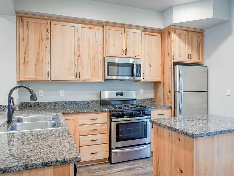 8701 SW Spruce St #14 — Photo 4