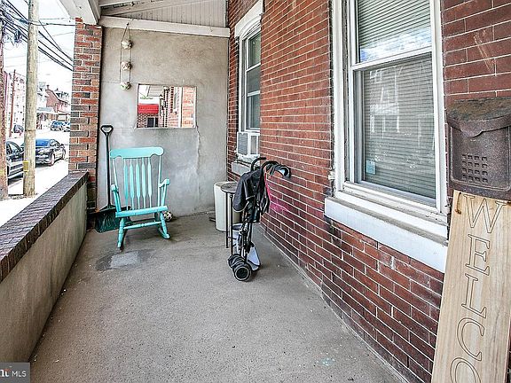 5th image of 116 E 4th St