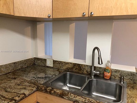 3rd image of 215 Lake Pointe Dr APT 103