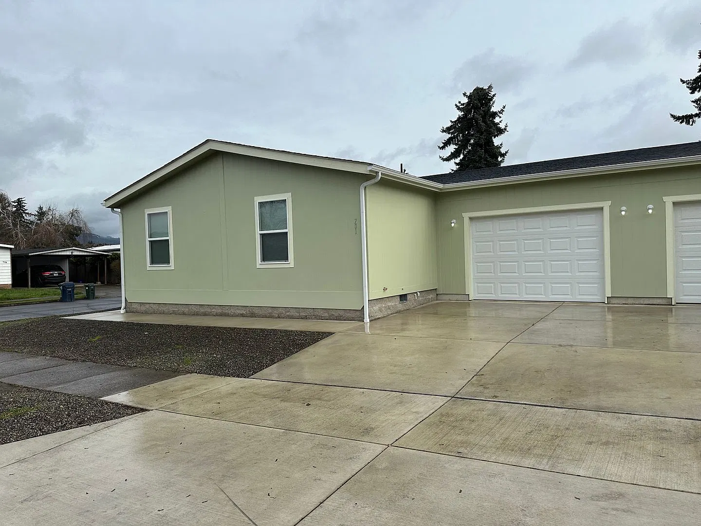 Newer 3-bedroom 2-bathroom duplex in Thurston! — Photo 1
