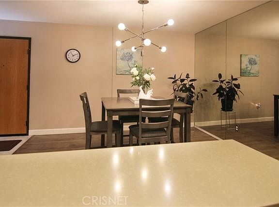 5th image of 14804 Magnolia Blvd Unit 5