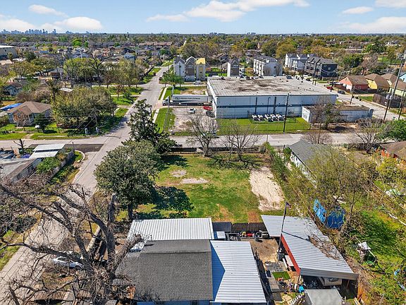 3rd image of 4404 Gano St