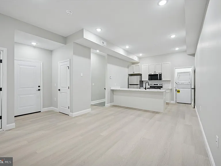 103 N 63rd St #2 — Photo 3