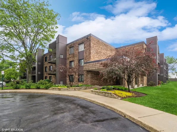522 E Algonquin Rd APT 200, Schaumburg, IL 60173