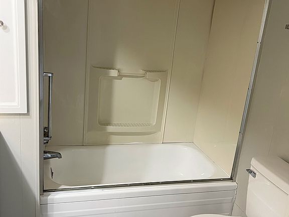 4th image of 15 Jasmine Ave