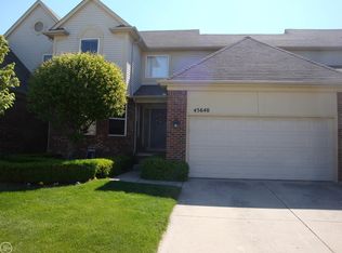 45640 Rathmore Dr, Macomb, MI 48044