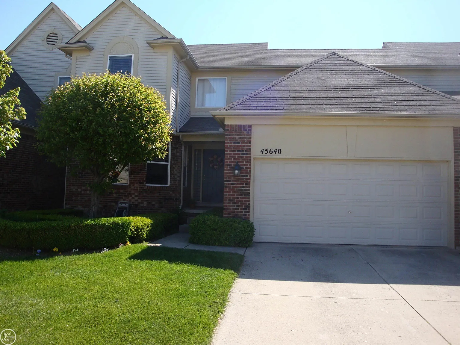 45640 Rathmore Dr photo 1
