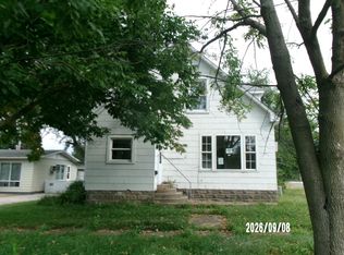 402 W Chestnut St, Hoopeston, IL 60942