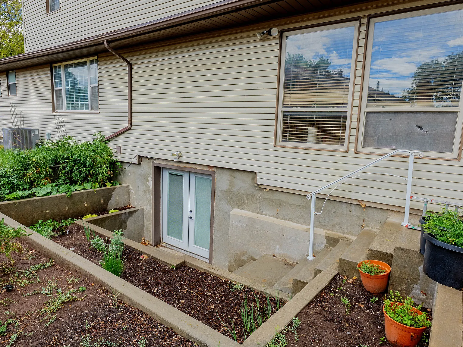 2 bed, 1858 sqft, $1,895 — Photo 3