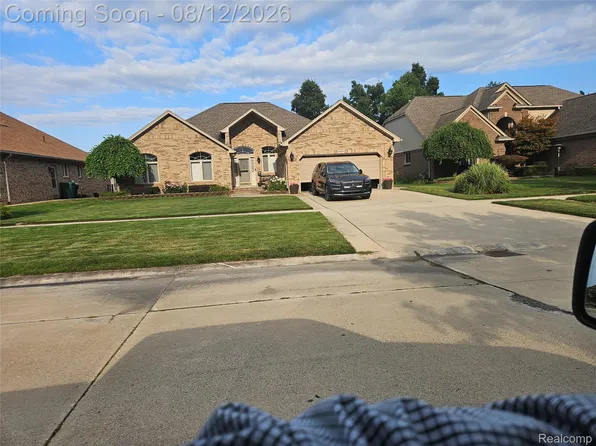54126 Carnation Dr, Macomb, MI 48042