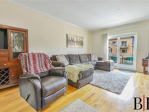 5th image of 1523 Royce St #2I