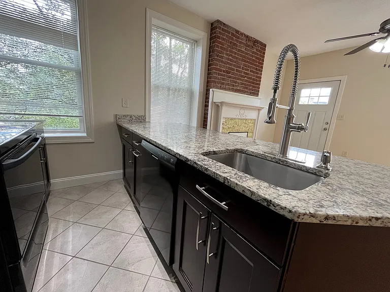 440 S Fairmount St — Photo 1