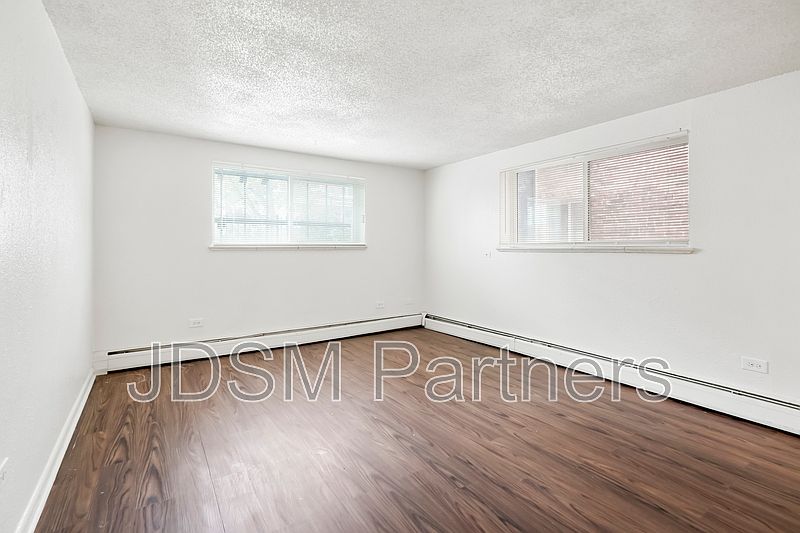 1st image of 1415 N Pearl St APT 102