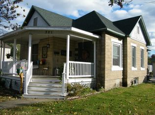 321 Church St, Carrollton, IL 62016