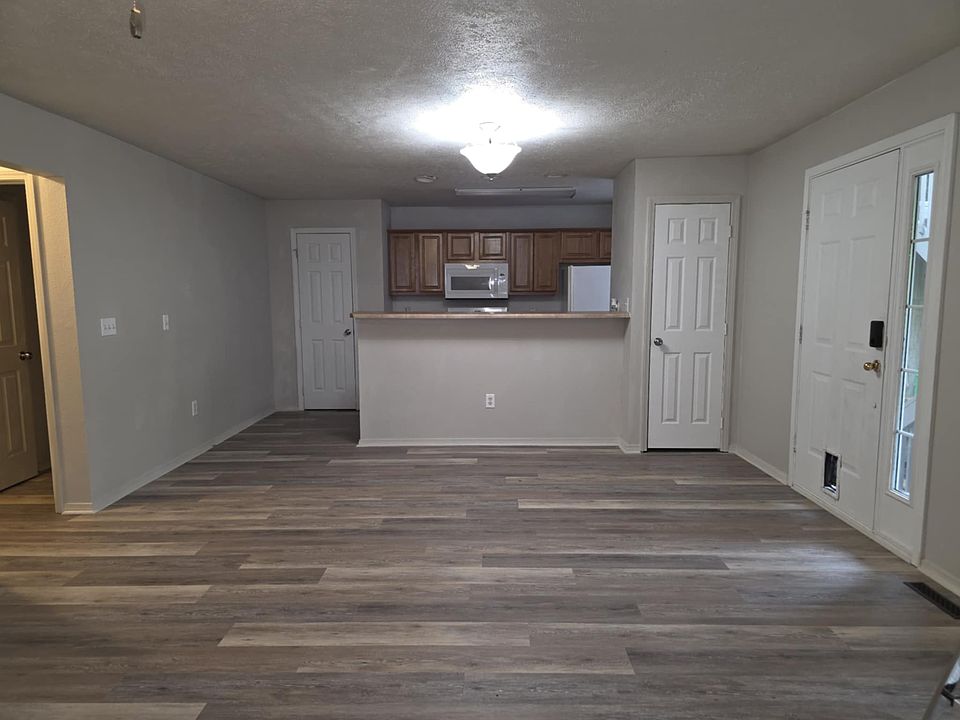 Dining room kitchen