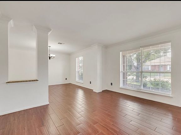 3rd image of 5217 Boxwood Ln #5217