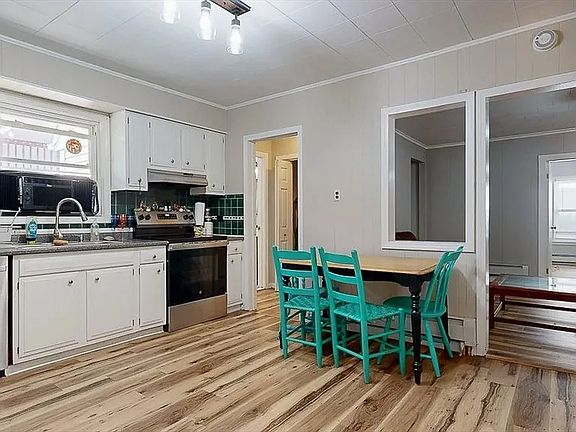 5th image of 27 Morse Ave #1