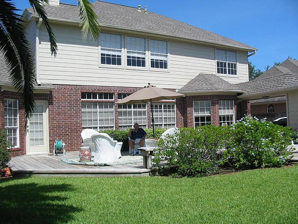 Enjoy games in this large back yard.